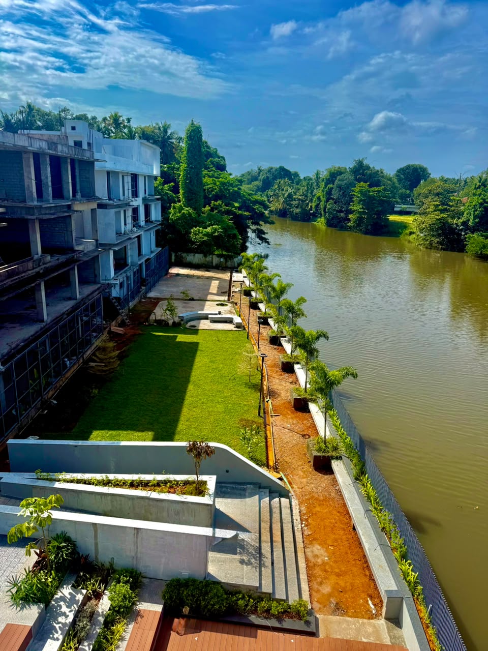 Modern Waterfront Luxury Villas in Kochi: Experience Serenity & Elegance